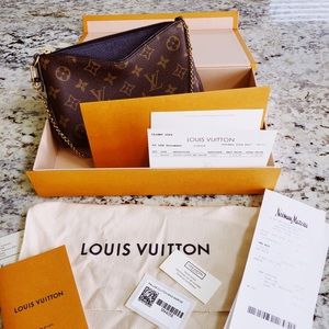 PALLAS CLUTCH *Non Smoking Home*